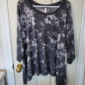 Shirt with Sharkbite Hemline